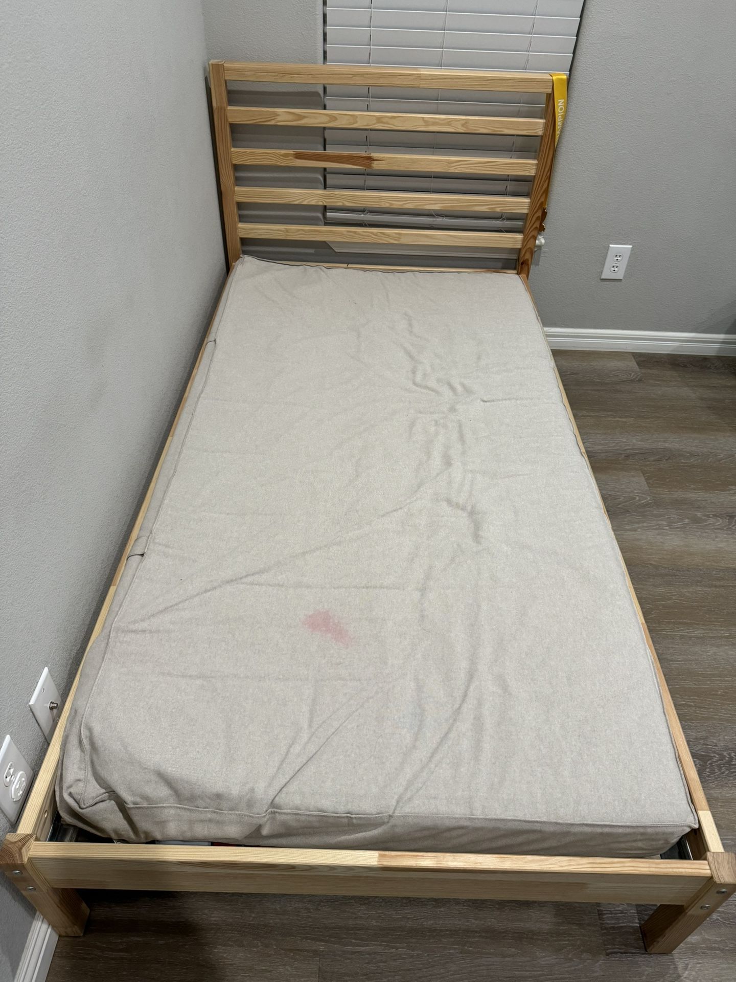 Twin bed Frame And Mattress