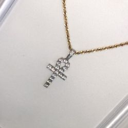 Gold Chain With Pendant 