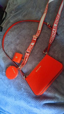 Michael Kors jet set cross body bag medium size $65