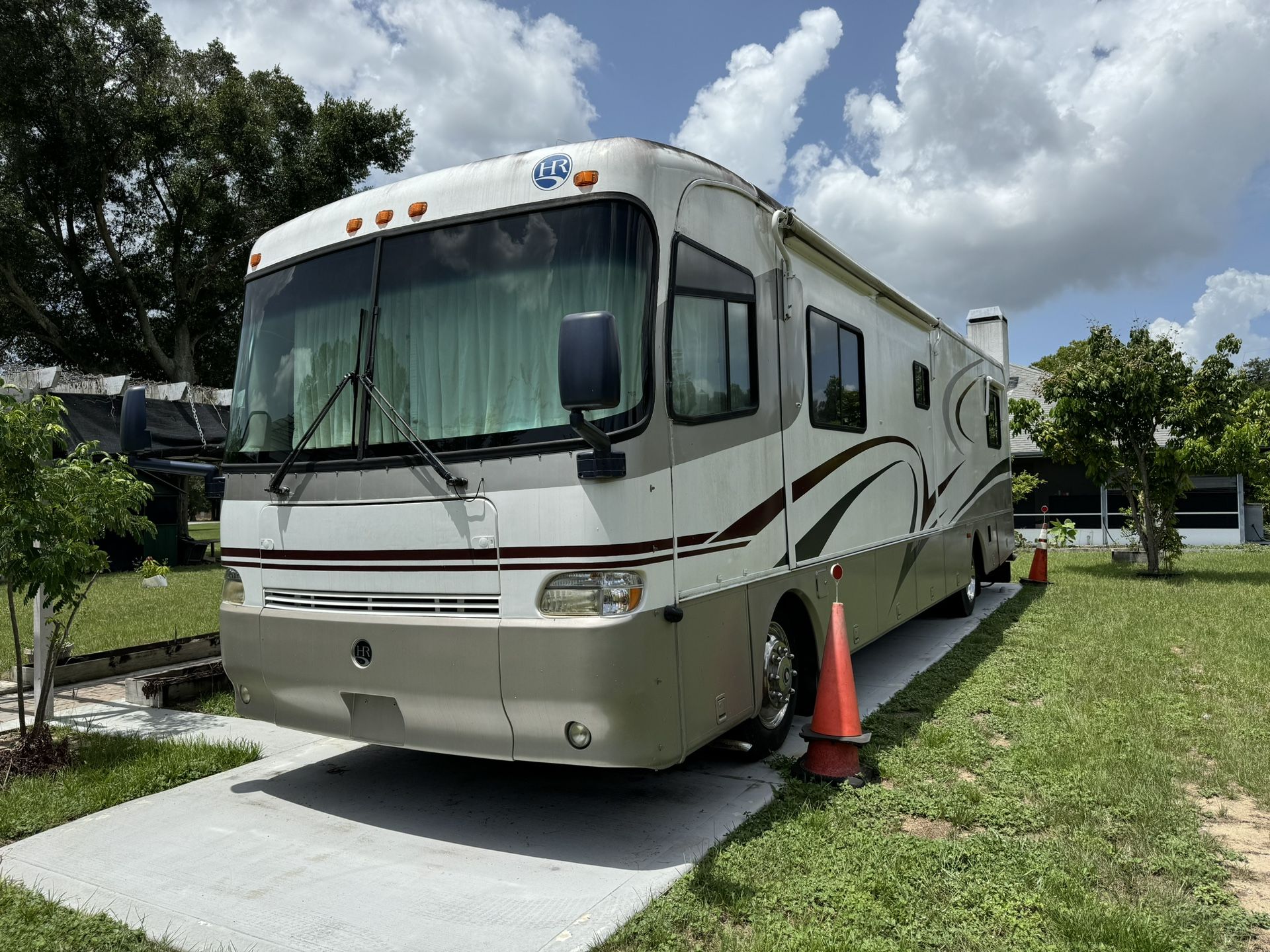 1999 Motor Home $32,000