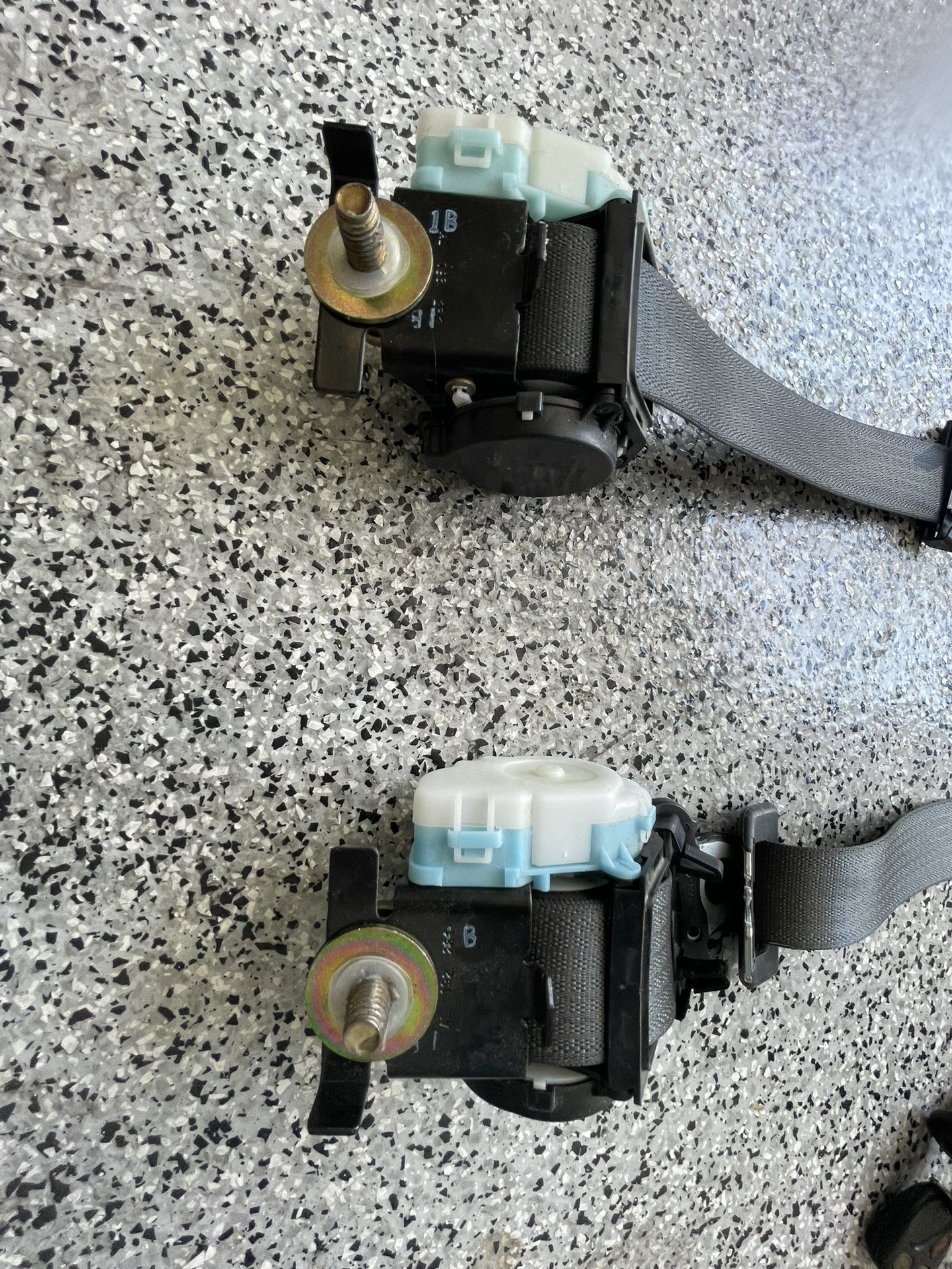 2007 GMC Seat Belts And Ignition Switch With Key