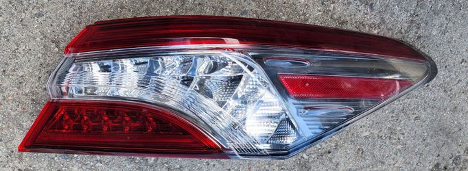 2018 2019 2020 2021 TOYOTA CAMRY RIGHT PASSENGER LED TAIL LIGHT