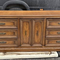 Mid Century 9 Drawer Dresser/Credenza/Media center.
