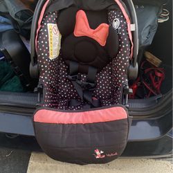 Minnie Mouse Car seat With Base