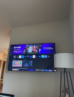Moving Deal! 55” TV + Tv Mount Included