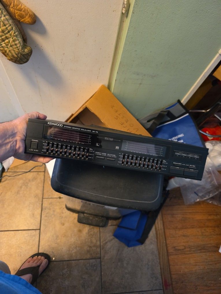 KENWOOD STEREO GRAPHIC EQUALIZER GE-76