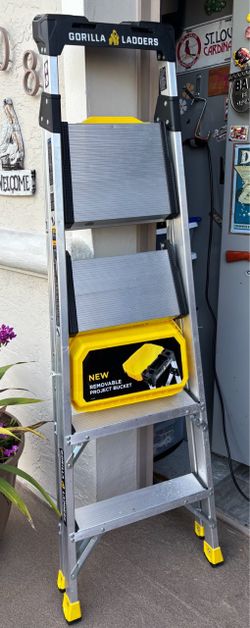 Gorilla Ladders Aluminum Step Ladder