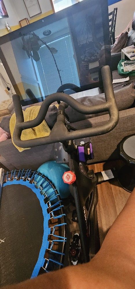 PELOTON - Barely Used