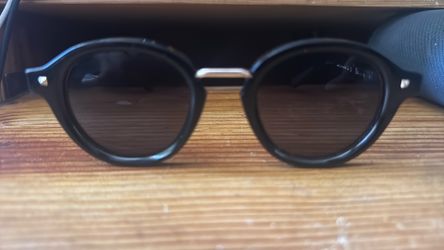 Valentino V Essential IV (VLS-132A) round sunglasses