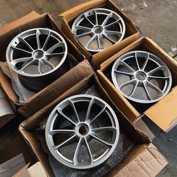 Porsche 991 911 GT3 centerlock 20” OEM Silver wheels