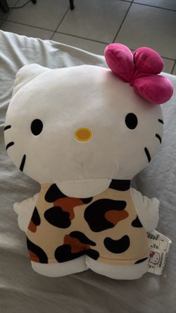 Hello kitty plushie
