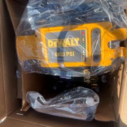 DEWALT 4400 PSI 4.0 GPM Gas Cold Water Pressure Washer with CRX 420cc Engine