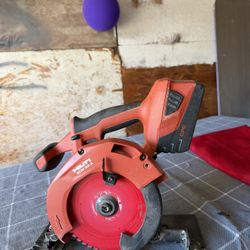 Serrucho Hilti Con Batería  De 6 1/2 