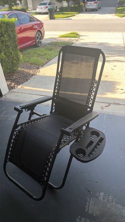 Lounge chairs (2)