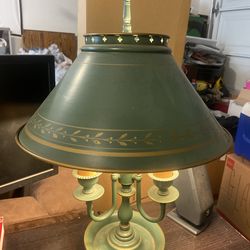 laurels lamp