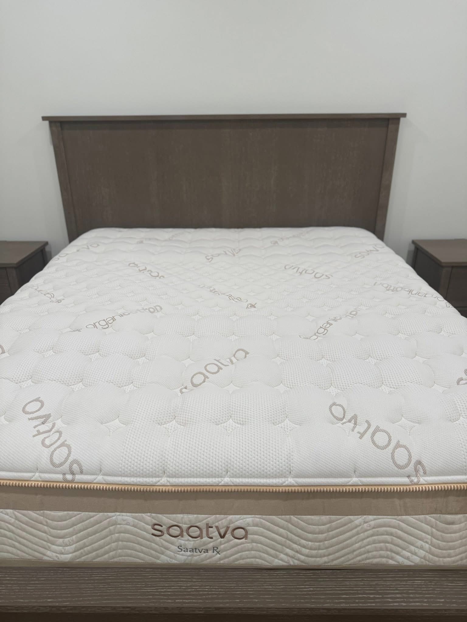 🛏️ KING organic Saatva RX Hybrid Mattress - Like New 