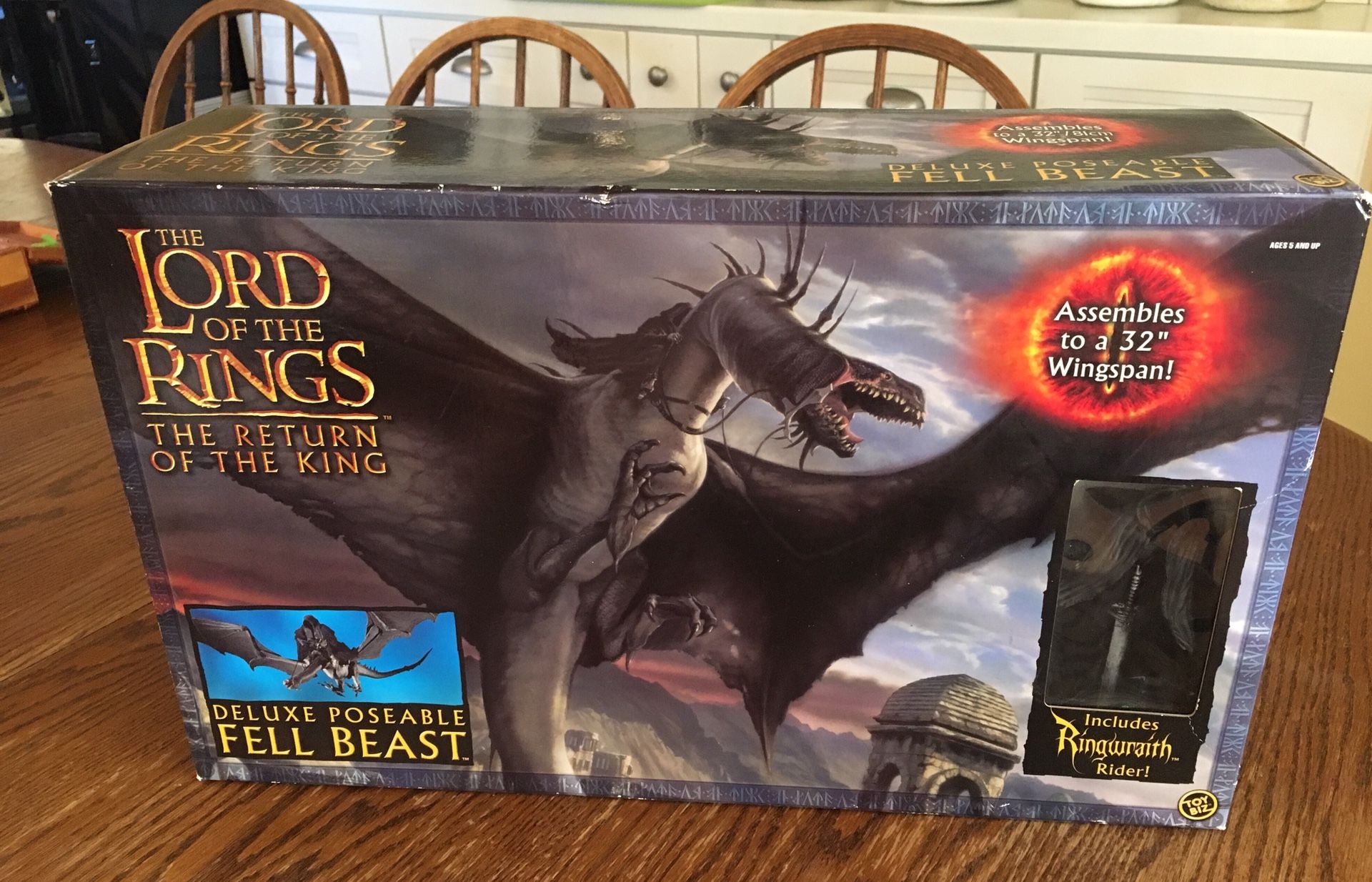 Lord of the Rings Deluxe Poseable Fell Beast with Ringwraith Rider Toy Biz  NEW for Sale in Milpitas, CA - OfferUp