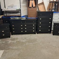 Modern Black 4 Piece Bedroom Set