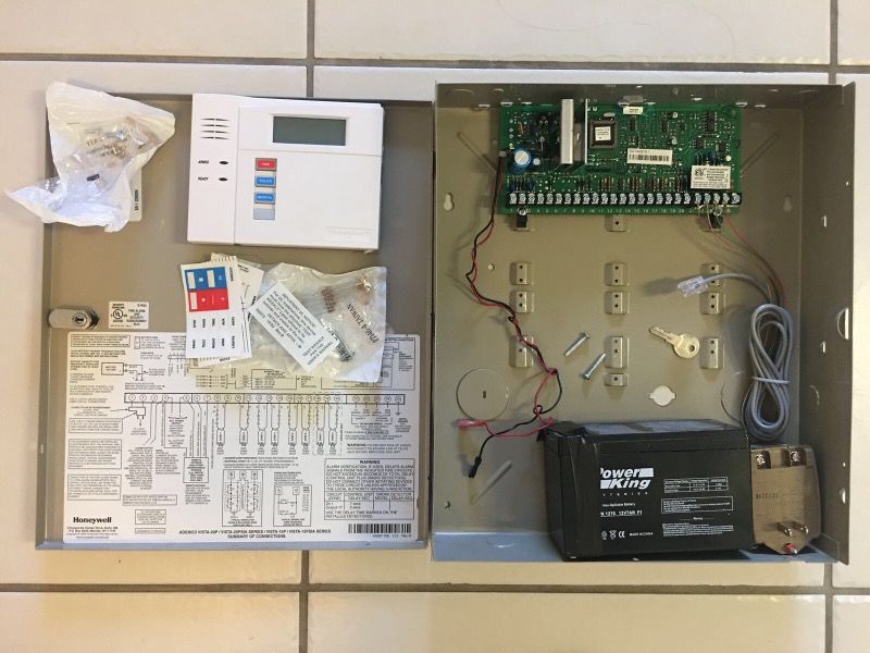Honeywell s1632 alarm panel with battery Honeywell keypad 6150 Both
