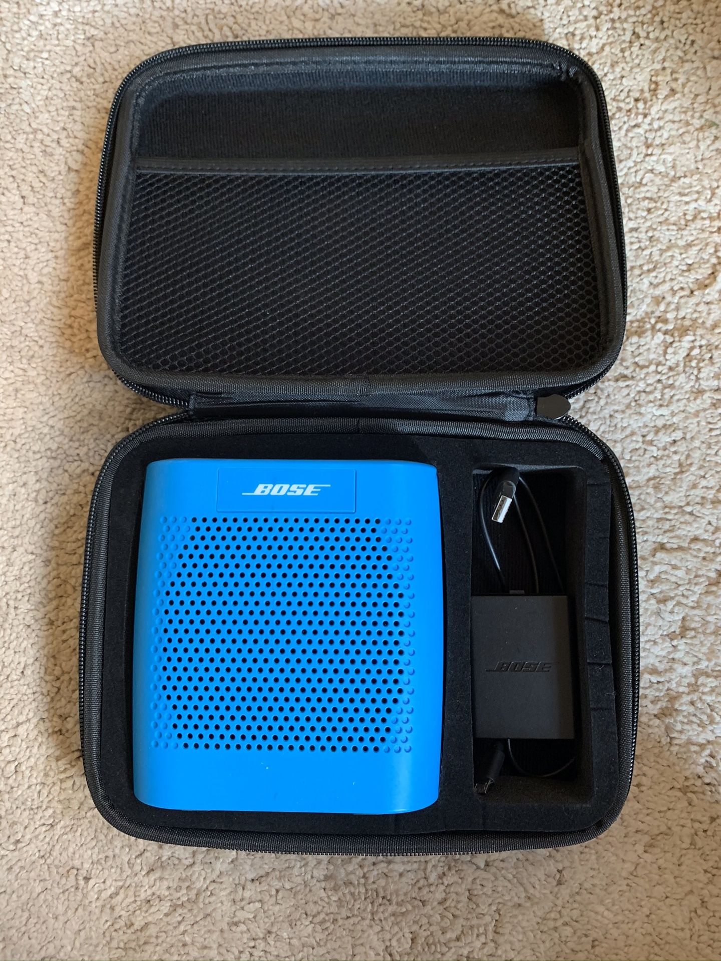 Used/Excellent Condition Bose Soundlink Color Portable Speaker w/ Travel Case & Charger