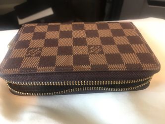 Zip Around Petite Wallet. Brand New And Super Stylish