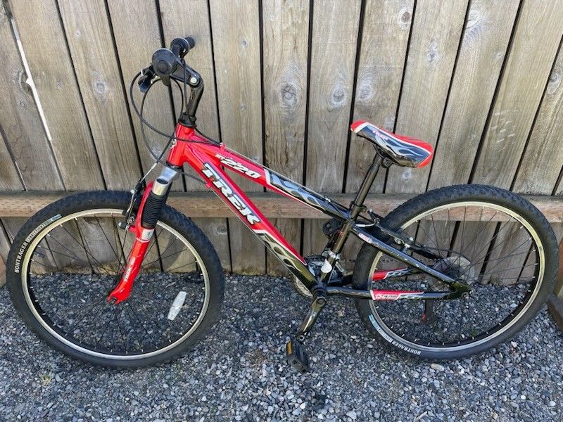 Kids Trek MT220