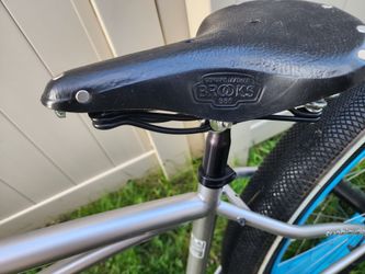 Baja Cruiser Bike with Blue Rims