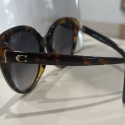 COACH authentic Women’s Sunglasses