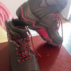 New Water Proof Keen Boots Size Womens 9.5