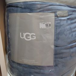 UGG Queen Duvet And 2 Shams