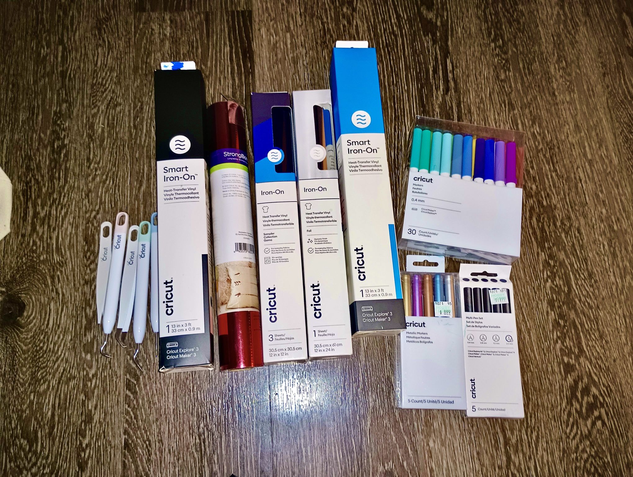 Cricut Extras (Tools, Markers/Pens, Vinyl And Iron Ons)