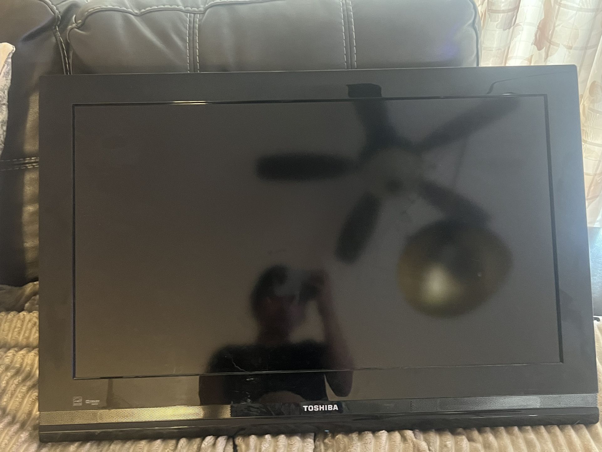 Toshiba Dolby Digital 32 Inch Tv