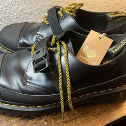 Size 10 US Men's Docs Air Wair 1461 Tech