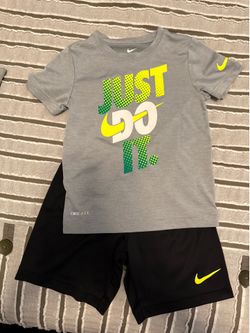 Nike outfit SIZE 5/6