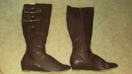 Dark brown boots size 7