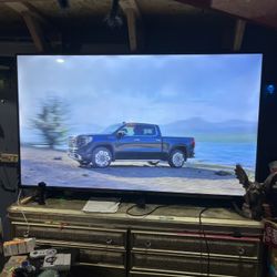 70in Vizio 4k Ultra hd Smart Tv with remote