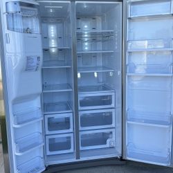Samsung Double Door Fridge – Water & Ice Dispenser – Great Condition