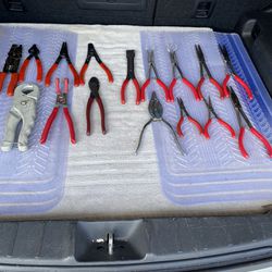 16 Pieces Mechanic Items ( 6 Blue Points by Snap On Tools, 1- Snap On, 9 Mac Tools ) Same Like Snap On Tools 
