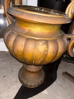 Vintage lawn urn