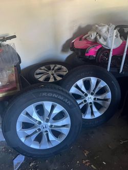 2014 Honda CRV rims and tires