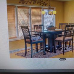 Dining Room  Table With 6 Chairs And Extra Leaf