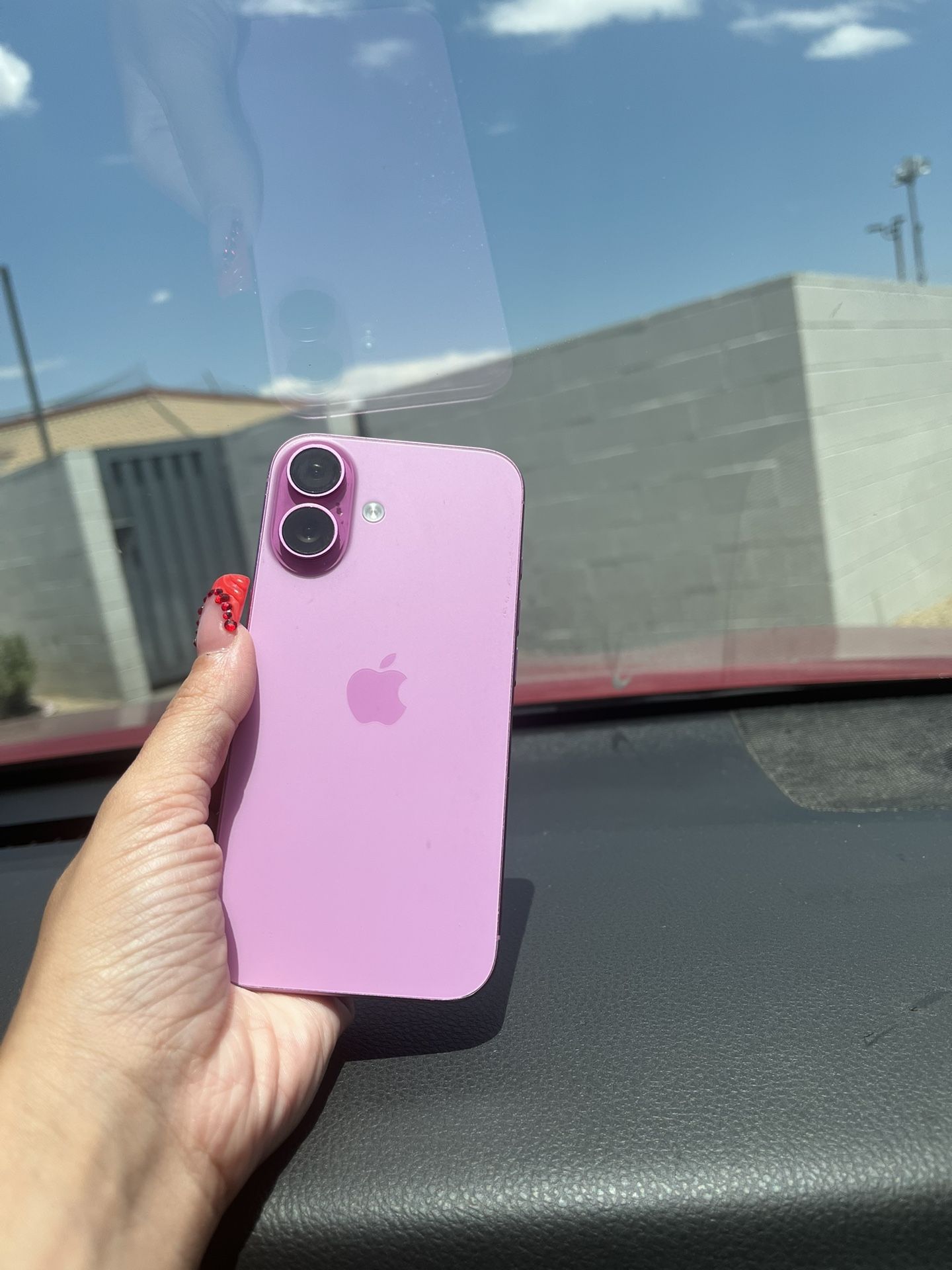 iPhone 16