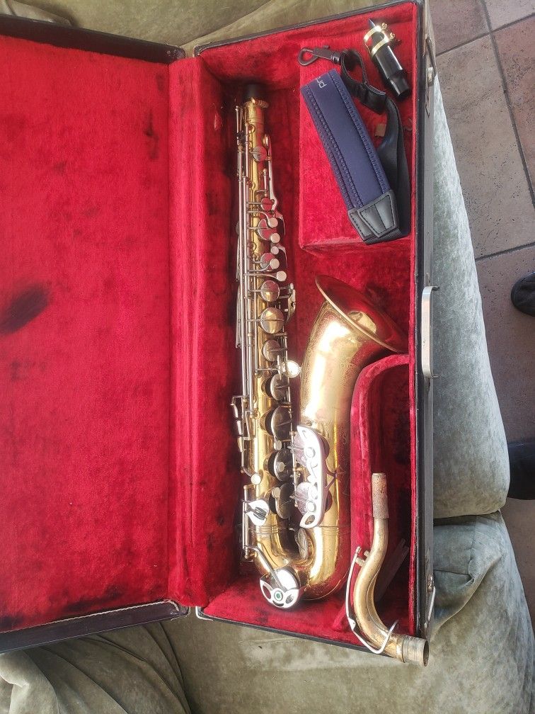 Tenor Saxophone, Evette Schaeffer