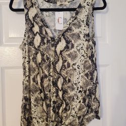 ee:some boutique Snake skin Print shirt (NWT)