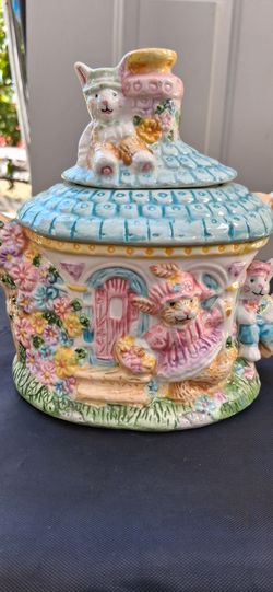 Vintage 1994 Mercuries Rabbit Cottage Teapot