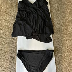 New SHEIN Swimdress 2 Pieces Bathing Suit Size 4 XL Black Hygiene Strip Halter  Removable Cups