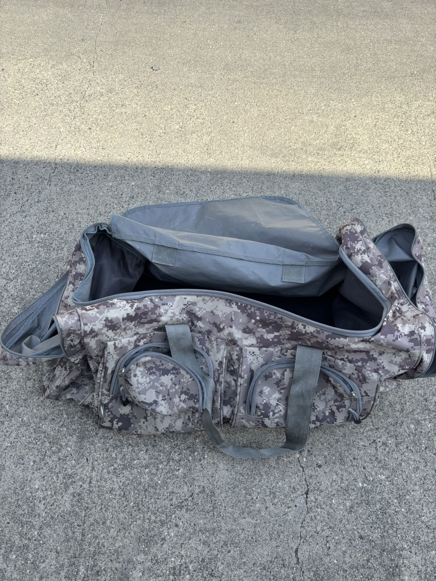 East West Heavy Duty Camo Bag