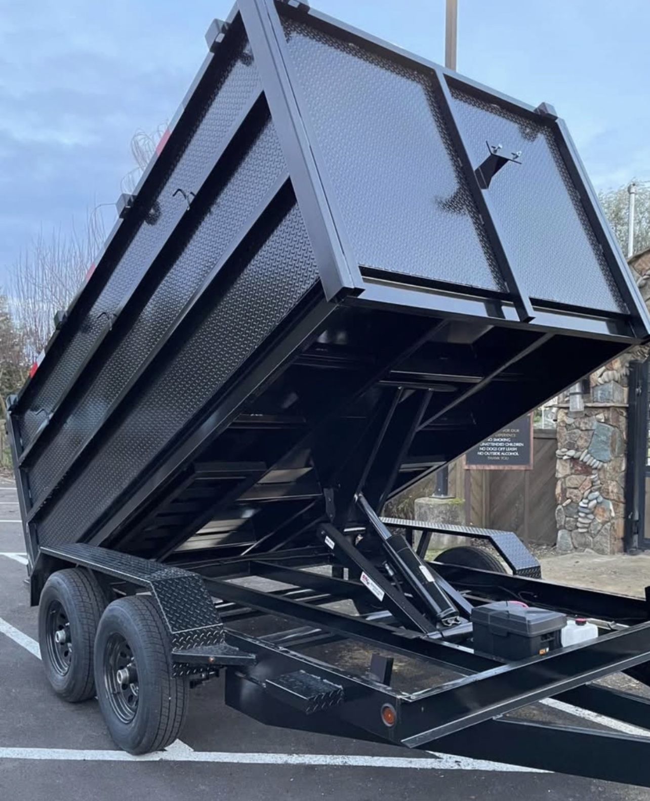 Scissor Lift Dump Trailers