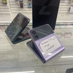 Z Flip 3 ,4,5, 6 Unlocked. Cash Or $50 Down W Approval 