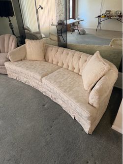 Vintage white couch/sofa
